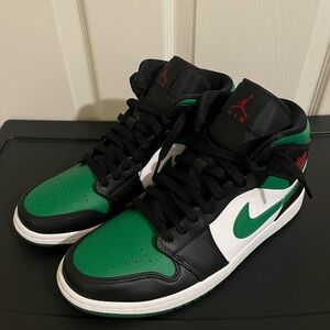 Jordan 1 Mid